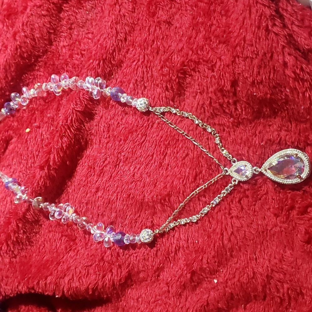 (New not used) Arora crystal pendent necklace